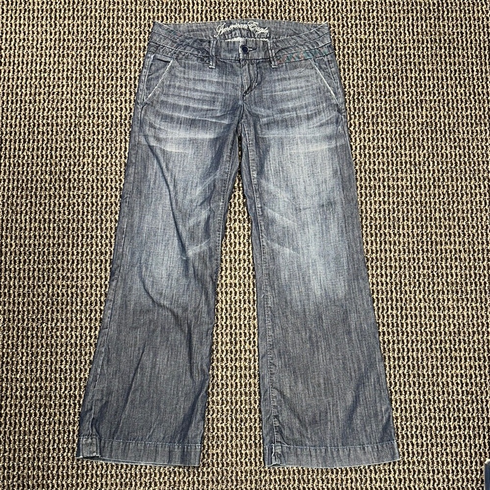 Stylish GUC AMERICAN EAGLE WOMENS SIZE 6 SHORT